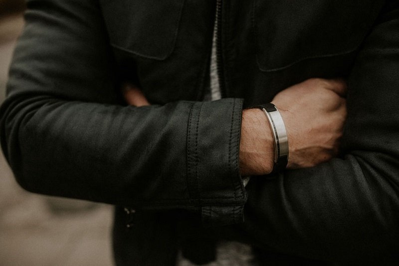 Lunavit Magnet Silikonarmband Carbo Stripe Lunavit Unisex Magnetarmband als sportliches und stylisches Accessoire zu jedem Outfit